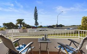 2 Bedroom Unit With Sea Views At Alexandra Headlands